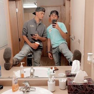 Meet your Posher, Dylan